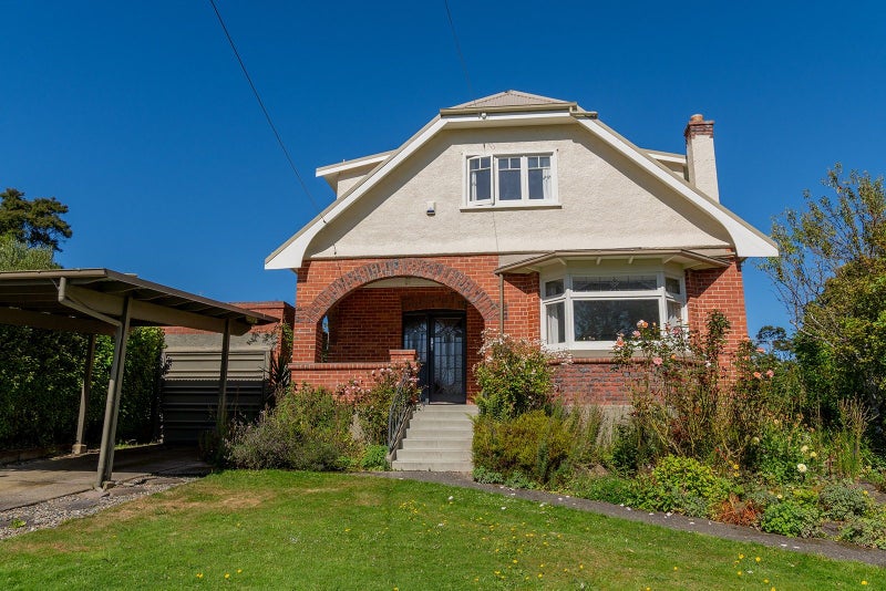 81 Cannington Road, Maori Hill, Dunedin - Carousel 1