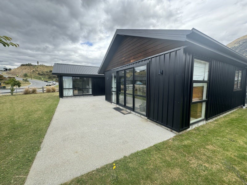 2 Ashenhurst Way, Lower Shotover, Queenstown - Carousel 1