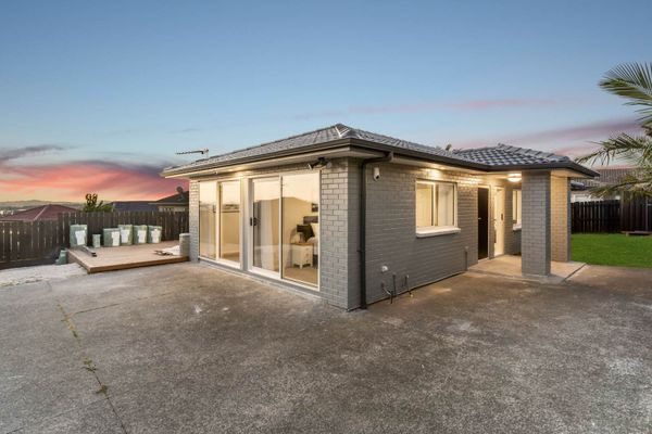 53 Westerham Drive, Dannemora, Auckland - Carousel 2