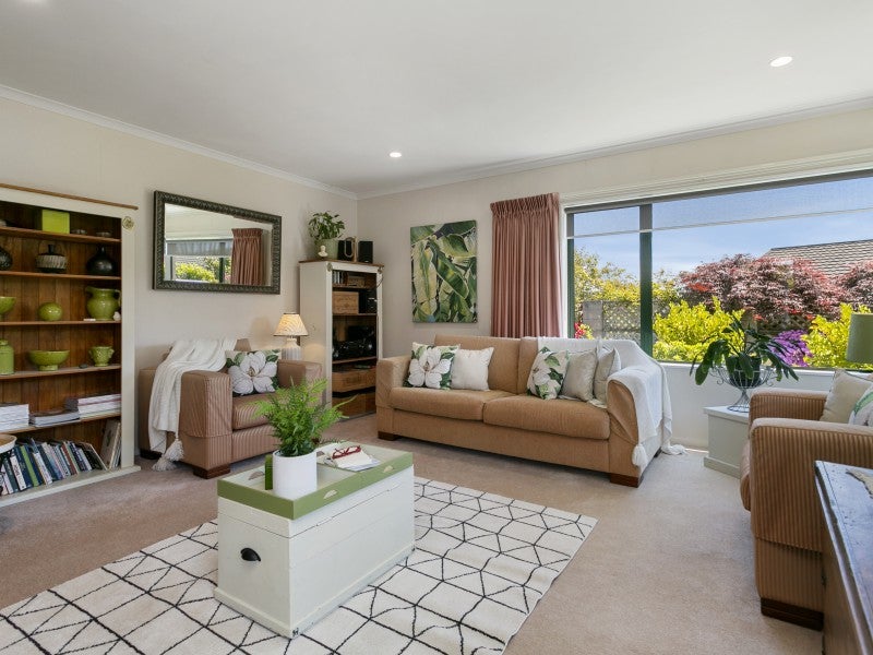 2/30 Fairview Terrace, Waipahihi, Taupō - Carousel 2