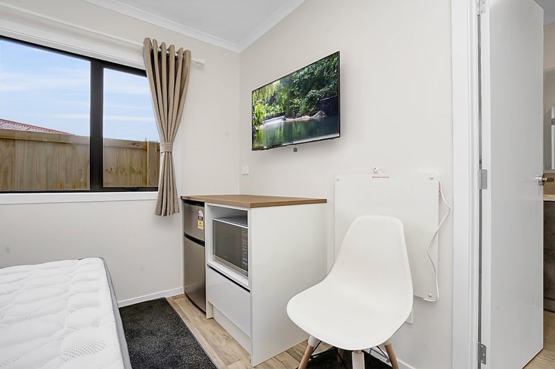 2/20 Yorkshire Road, Silverdale, Hamilton - Carousel 2