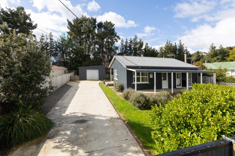 37 Hewitts Road, Linton, Palmerston North - Carousel 1