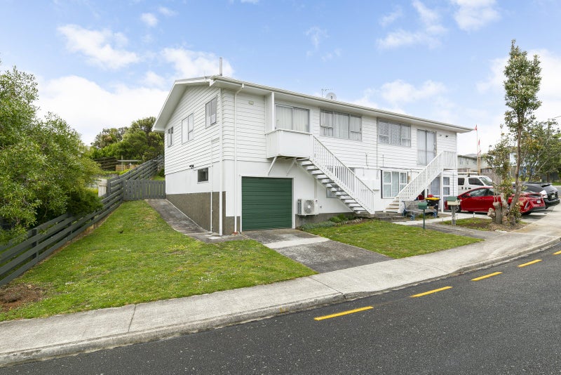 28 Colchester Crescent, Newlands, Wellington - Carousel 15