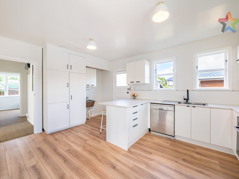 32 Rata Street, Naenae, Lower Hutt - Carousel 18