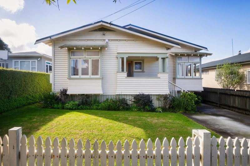 3 Vinter Terrace, Mount Albert, Auckland - Carousel 1