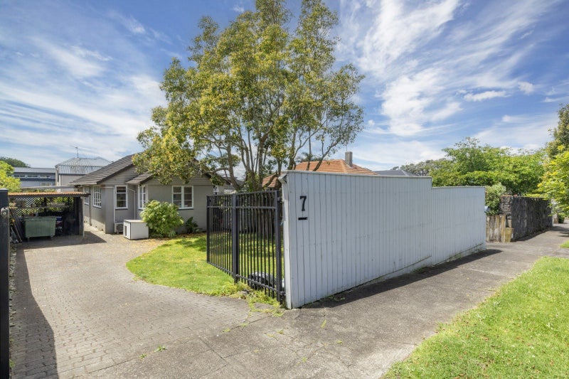 7 Houpara Street, One Tree Hill, Auckland - Carousel 15