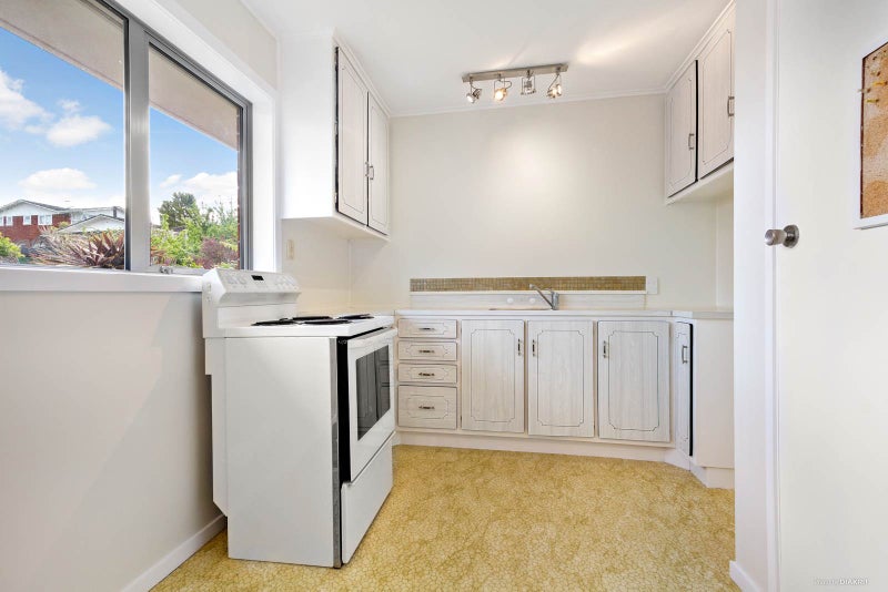 2/3 Butterworth Drive, Glendene, Auckland - Carousel 2