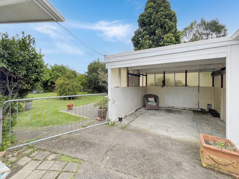 16 Burfield Place, Awapuni, Palmerston North - Carousel 12