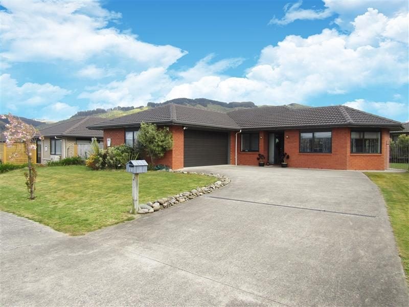 24 Percy Kinsman Crescent, Riverstone Terraces, Upper Hutt - Carousel 1