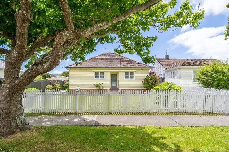3 Bush Street, Naenae, Lower Hutt - Carousel 1