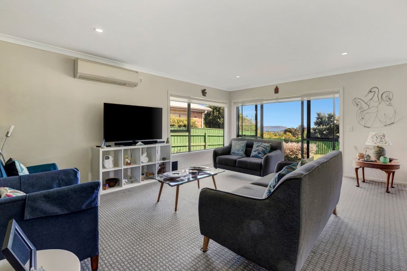 13 Greenstone Place, Aotea, Porirua - Carousel 2