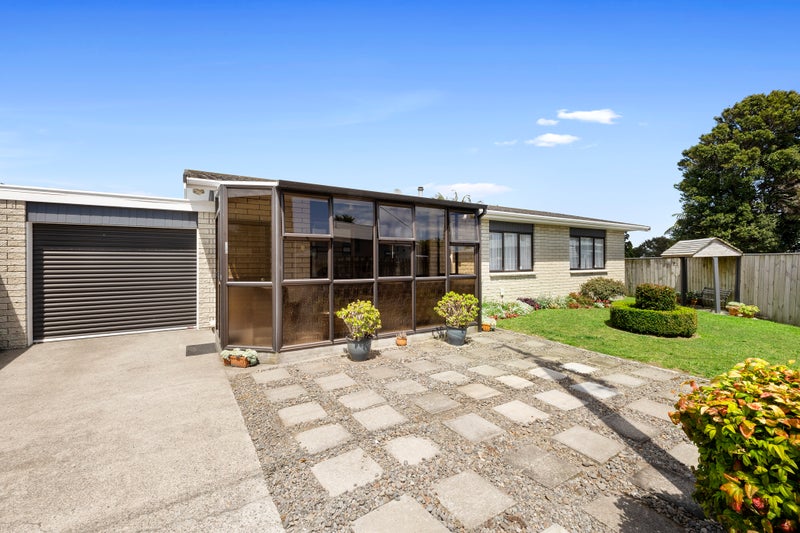 128 Seaview Road, Westown, New Plymouth - Carousel 1