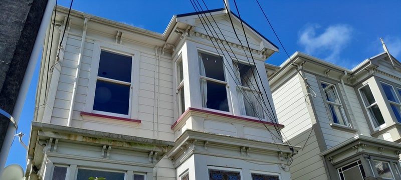 9 Paterson Street, Mount Victoria, Wellington - Carousel 1