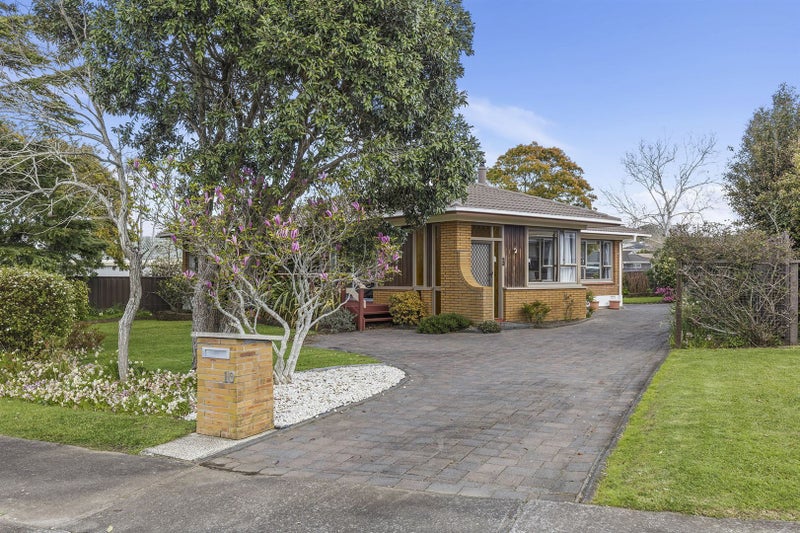 10 Roysfield Lane, Sunnyhills, Auckland - Carousel 1