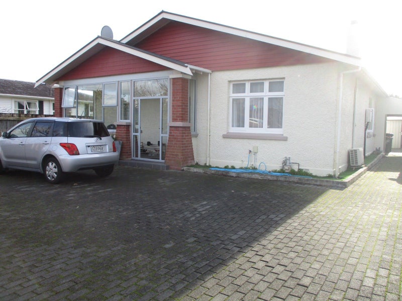 7 Manawaroa Street, West End, Palmerston North - Carousel 1
