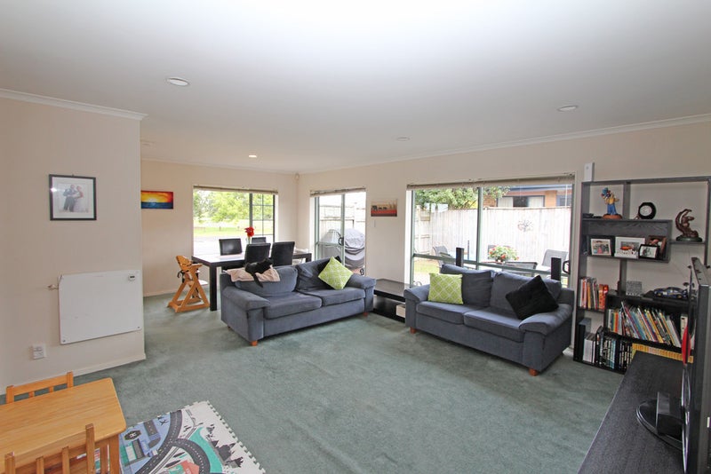 27 Sandwick Drive, Weymouth, Auckland - Carousel 13