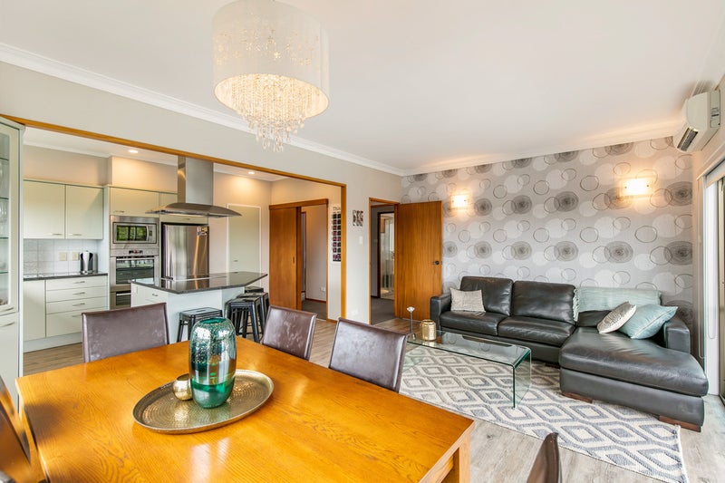 7 Sarah Place, Farm Cove, Auckland - Carousel 2