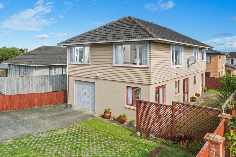 14 Strid Road, Te Atatu South, Auckland - Carousel 2