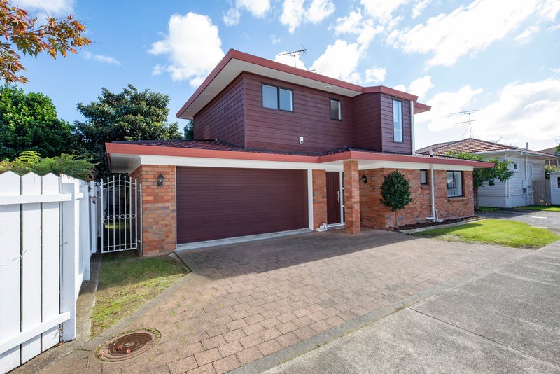 2/87 Rawhiti Road, Onehunga, Auckland - Carousel 1