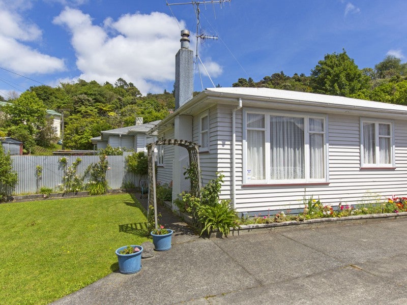 12 Rintoul Grove, Stokes Valley, Lower Hutt - Carousel 14