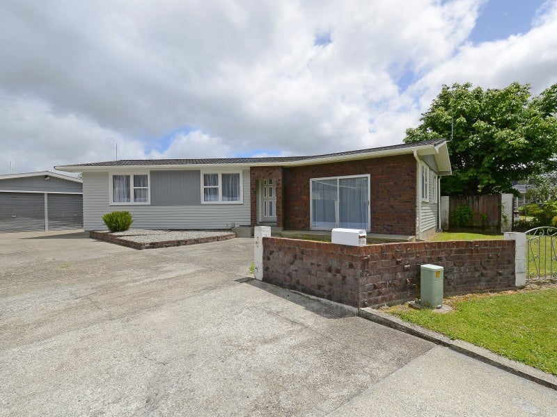 9 Ponderosa Grove, Maoribank, Upper Hutt - Carousel 1