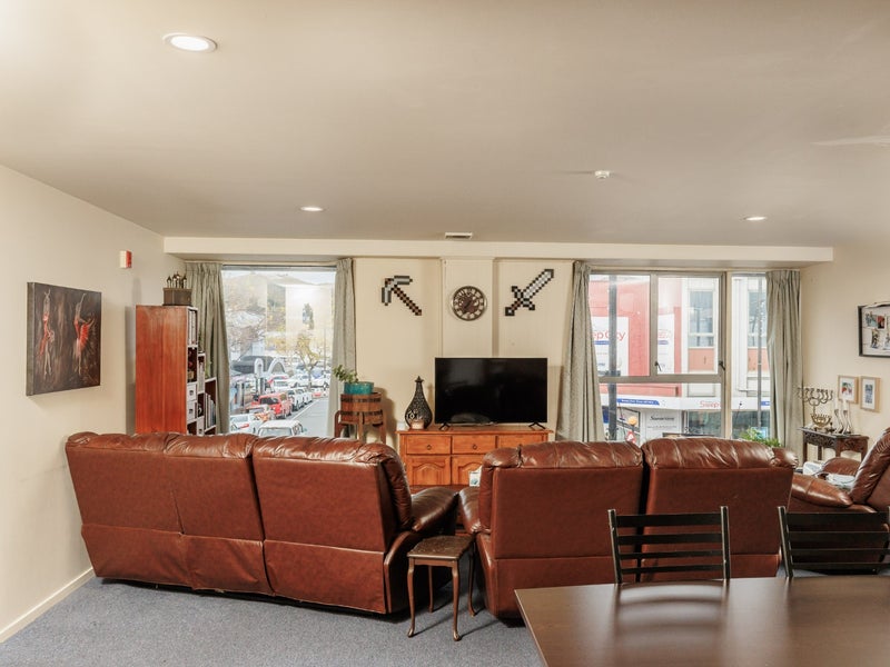 2/133 Main Street, Upper Hutt - Carousel 1