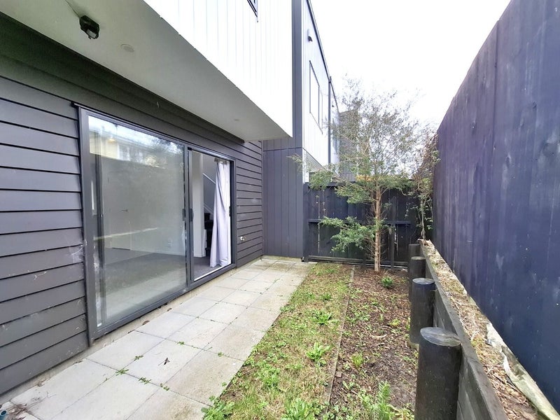 10/47 Awaroa Road, Sunnyvale, Auckland - Carousel 8