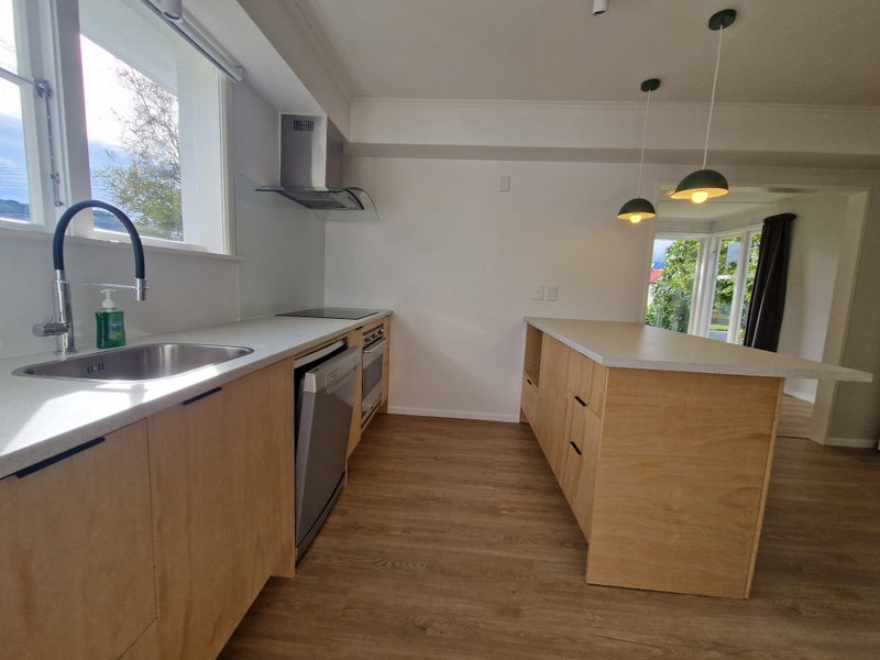 35 Routley Crescent, Elderslea, Upper Hutt - Carousel 1