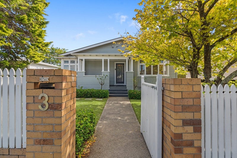 3 Fairlands Avenue, Waterview, Auckland - Carousel 1