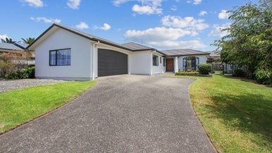 28 Reybert Place, Massey, Auckland - Carousel 1