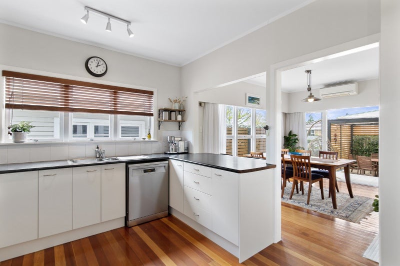 18 McNicol Street, Fairfield, Hamilton - Carousel 2