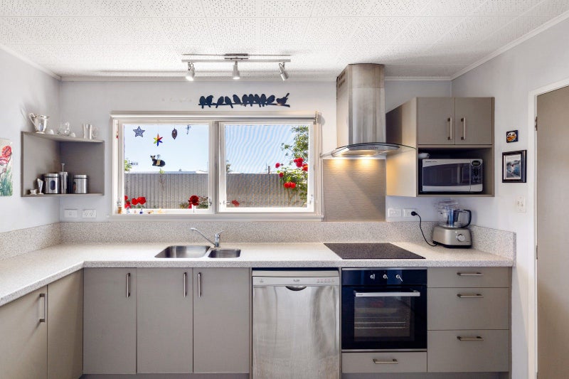 2/800 Willowpark Road South, Akina, Hastings - Carousel 2