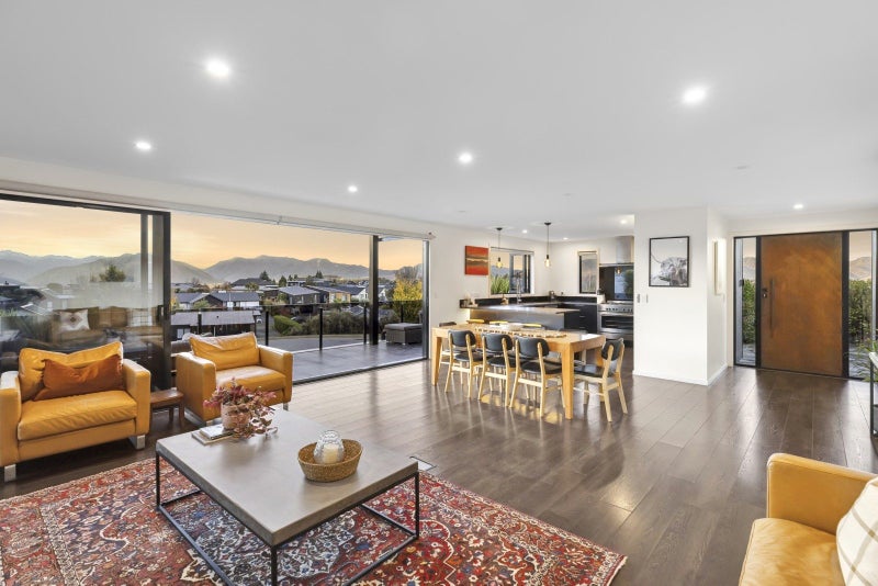 30 Niger Street, Wanaka - Carousel 2