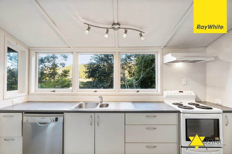 38 Daffodil Street, Titirangi, Auckland - Carousel 2