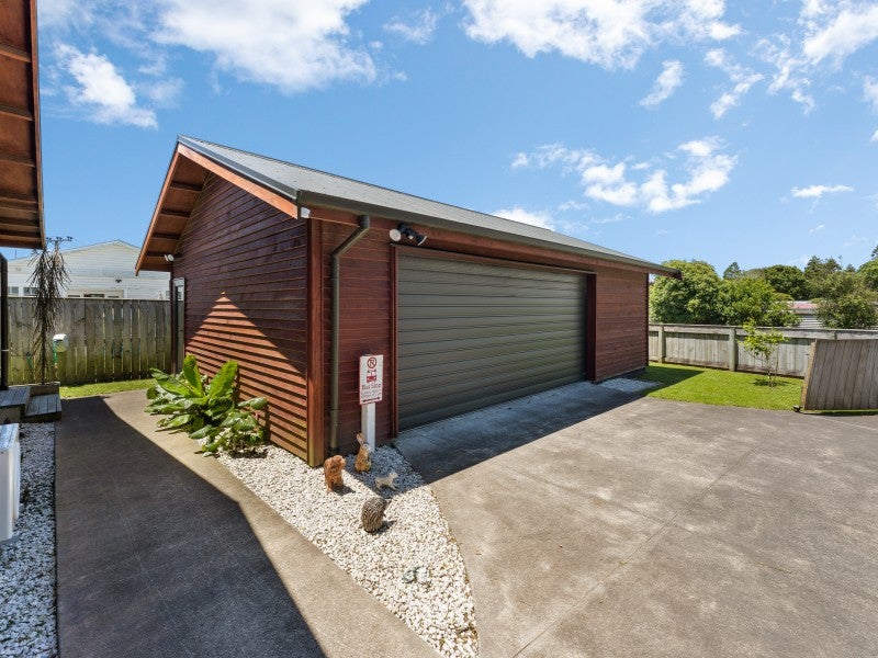 113 Swansea Road, Stratford - Carousel 21
