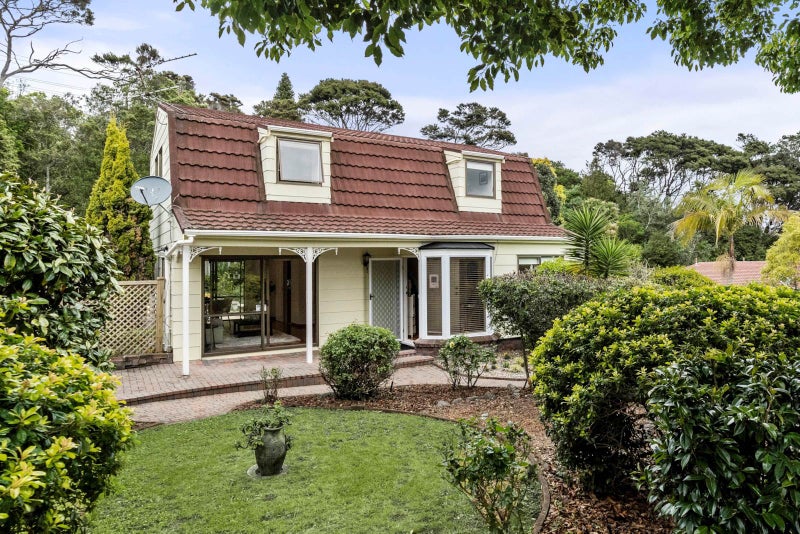 48 Holyoake Place, Chatswood, Auckland - Carousel 1