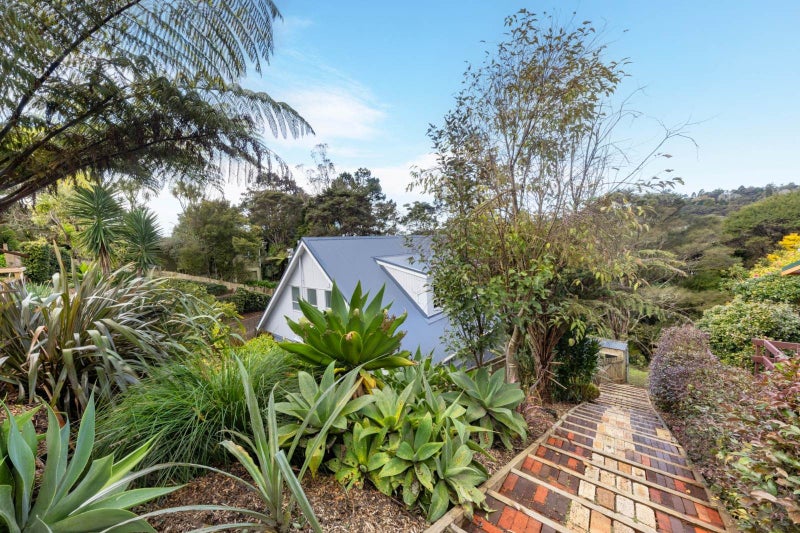 79 Daffodil Street, Titirangi, Auckland - Carousel 18
