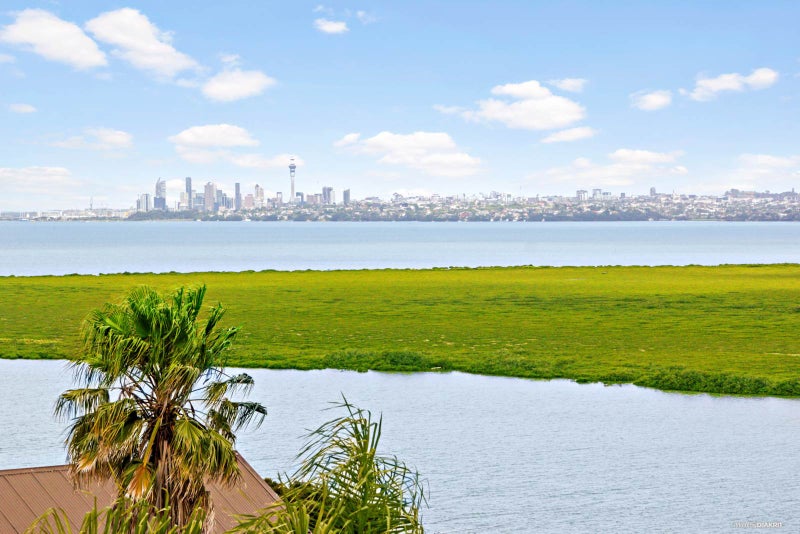 11 Constable Lane, West Harbour, Auckland - Carousel 2