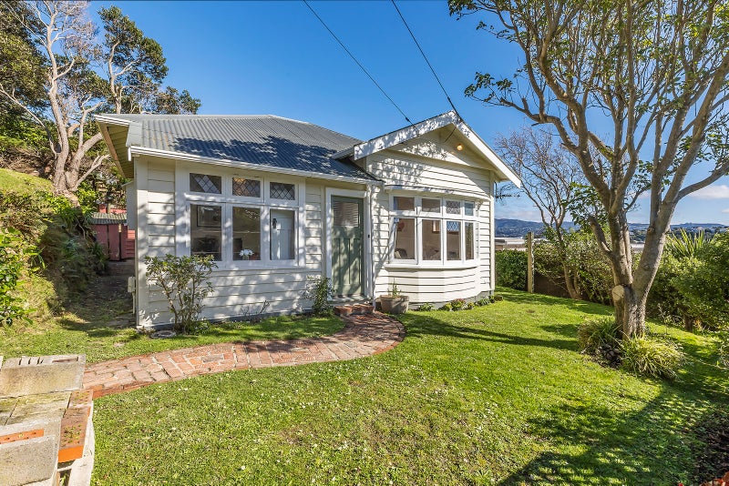 75 Nevay Road, Miramar, Wellington - Carousel 1