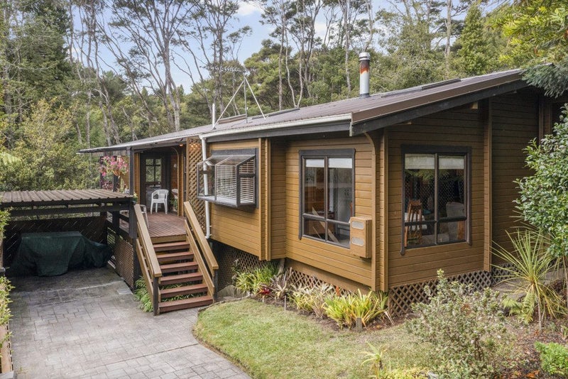 4 Kaurimu Rise, Titirangi, Auckland - Carousel 1