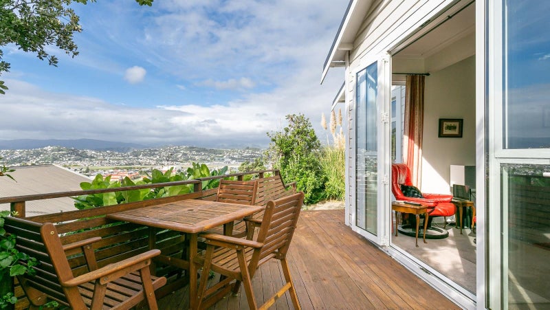 38 Lerwick Terrace, Melrose, Wellington - Carousel 1