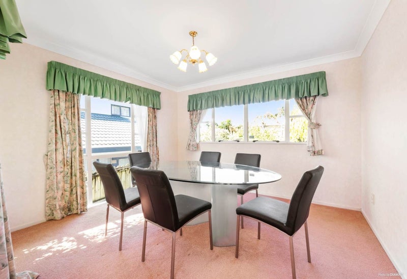 8 Belleaire Court, West Harbour, Auckland - Carousel 13