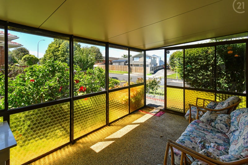 23 Walworth Avenue, Pakuranga Heights, Auckland - Carousel 1