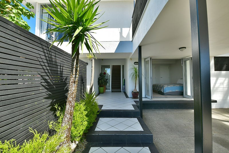 8 Goldfinch Rise, Unsworth Heights, Auckland - Carousel 2