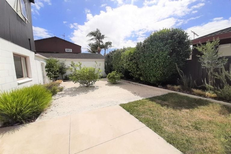 2/57 Killarney Street, Takapuna, Auckland - Carousel 15