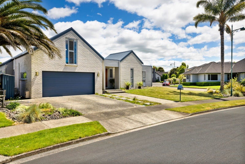 5 The Esplanade, Huntington, Hamilton - Carousel 2