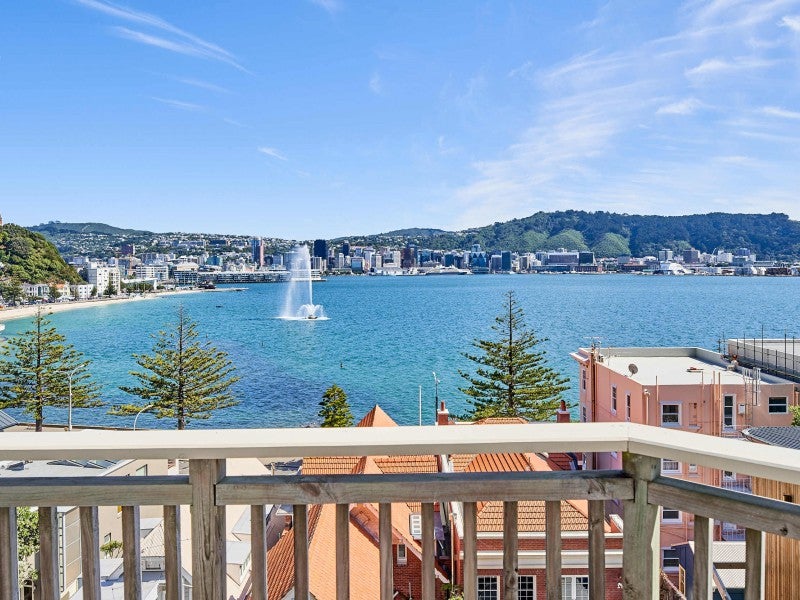 296 Oriental Parade, Oriental Bay, Wellington - Carousel 1
