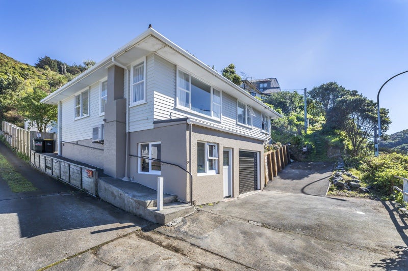 121 Happy Valley Road, Owhiro Bay, Wellington - Carousel 1