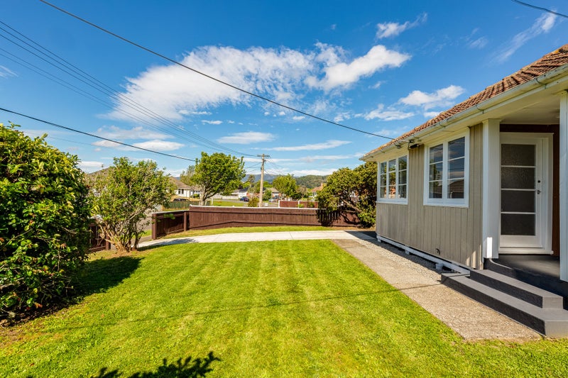 22 Ngata Grove, Trentham, Upper Hutt - Carousel 2