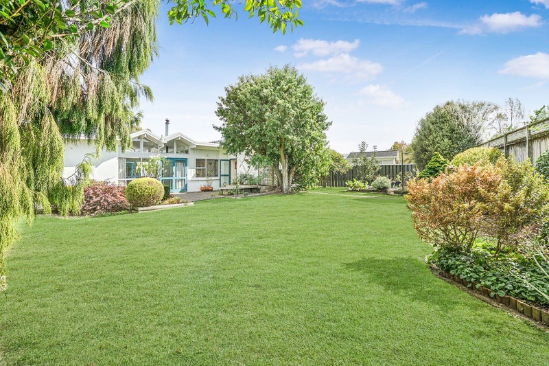 24 Bernard Street, Chedworth, Hamilton - Carousel 2